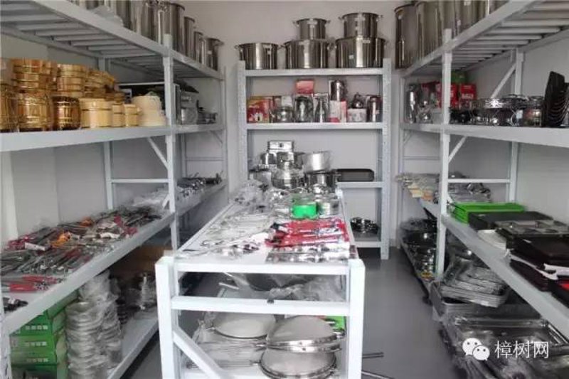 百年风华:上海百货商行的魅力与变迁